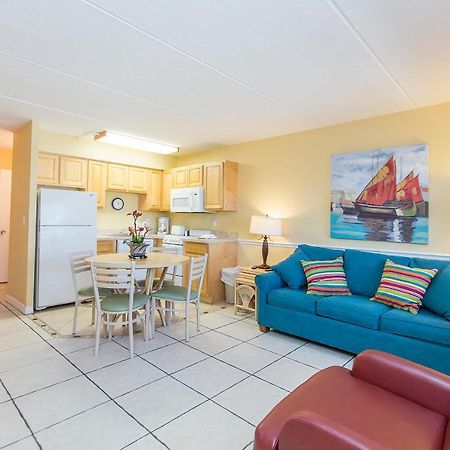 Seven Seas Resort - Daytona Beach Дейтона-Бич-Шорс Экстерьер фото